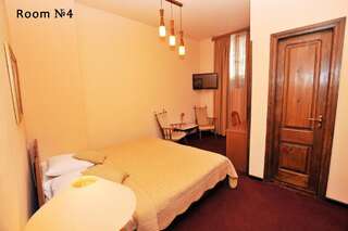 Отель Hotel Diplomat Тбилиси Двухместный номер эконом-класса с 1 кроватью-1